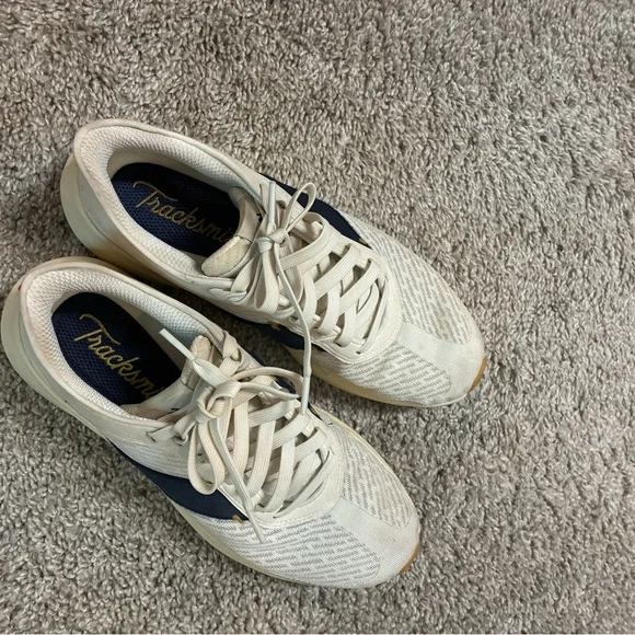 Tracksmith Elliot runner  Cream and Navy Running Shoes Size 9 - Picture 2 of 5